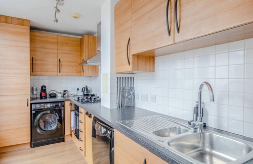 Whitechapel Appartement | COSY AND MODERN 1 BEDROOM FLAT WITH TERRACE IN ALDGATE EAST NEAR TOWER OF LONDON