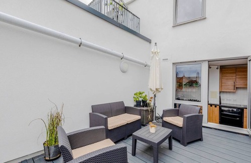 Whitechapel Appartement | COSY AND MODERN 1 BEDROOM FLAT WITH TERRACE IN ALDGATE EAST NEAR TOWER OF LONDON