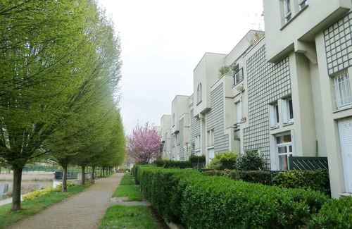 Lognes Appartement | Appartement Cosy et trés calme entre Paris et parc Disney 300 m du RER A