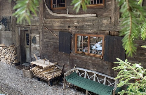 Spielweg Appartement | Cosy apartment in historical Black Forest wooden Cottage