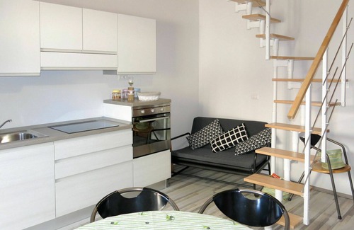 Cologna Spiaggia Villa | Appartement dans une maison de vacances avec piscine, WIFI, climatisation, bain à remous, TV, patio