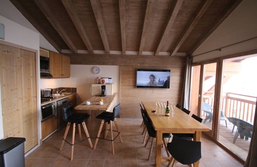Bellentre Appartement | Appt cosy 6/8 ***** dans CHALET - Superbe VUE et PISCINE - à 150 M DES PISTES