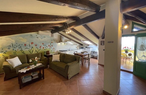 Montechiaro dʼAsti Appartement | Bel appartement pour 2 personnes avec climatisation, WIFI, TV, patio et animaux admis