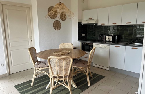 Santa-Lucia-di-Moriani Appartement | Appartement Cosy au Pied de la Plage