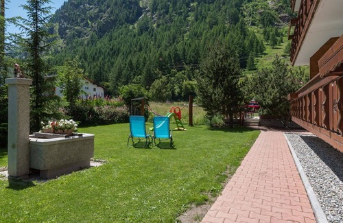Saas Almagell Appartement | Agréable appartement pour 5 personnes avec WIFI, TV, balcon et parking