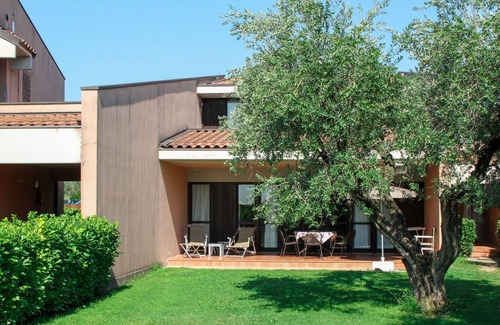 Crociale Appartement | Cosy apartment for 4 guests with pool, WIFI, A/C, TV, terrace, pets allowed and parking