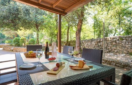 Monteriggioni Appartement | Agréable appartement pour 4 personnes avec piscine, WIFI, TV et véranda, près de Sienne