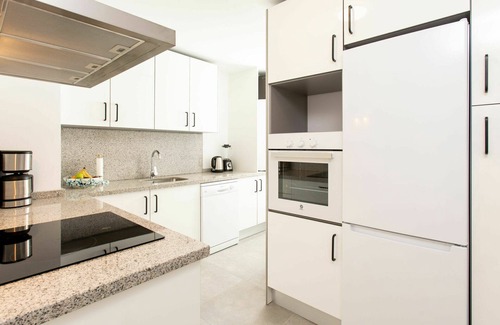 Torre del Mar Appartement | Confortable appartement pour 4 personnes avec WIFI, climatisation, piscine, terrasse et parking