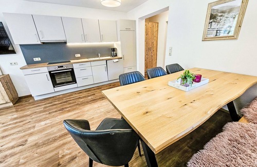 See Appartement | Agréable appartement pour 10 personnes avec WIFI, TV et terrasse