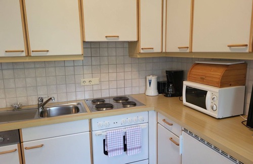 Spiss Appartement | Confortable appartement pour 2 personnes avec TV, patio et animaux admis