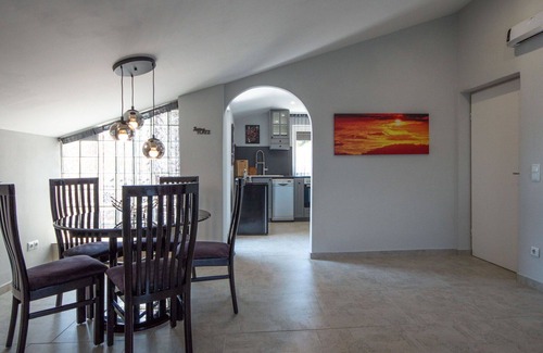 Tulisevica Appartement | Confortable appartement avec piscine, climatisation, WIFI, TV, terrasse et animaux admis