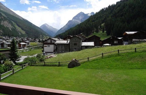 Saas-Balen Appartement | Confortable appartement pour 5 personnes avec WIFI, TV, balcon et parking