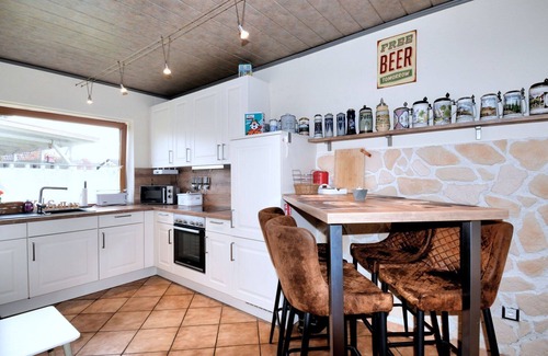 Brakel Appartement | Confortable appartement pour 5 personnes avec WIFI, TV, terrasse, animaux admis et parking