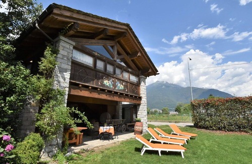 Prata Camportaccio Appartement | Joli appartement pour 5 personnes avec climatisation, WIFI, TV, patio, animaux admis et parking