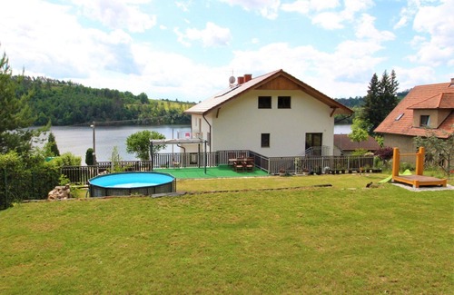 Zupanovice Appartement | Joli appartement pour 5 personnes avec piscine, WIFI, TV, patio et animaux admis