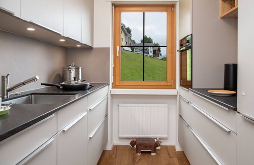 Falera Appartement | Bel appartement pour 5 personnes avec WIFI, piscine, TV, balcon et vue panoramique
