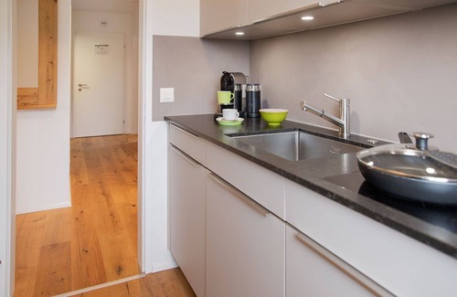 Falera Appartement | Bel appartement pour 5 personnes avec WIFI, piscine, TV, balcon et vue panoramique