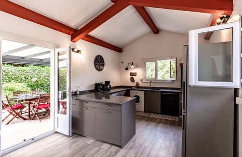 Prunete Appartement | Confortable appartement pour 6 personnes avec piscine, WIFI, TV, terrasse et parking