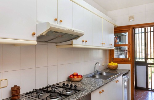 Sort Appartement | Agréable appartement pour 6 personnes avec WIFI, climatisation, piscine, TV et parking