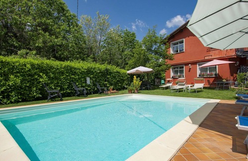 Marliana Appartement | Agréable appartement pour 8 personnes avec WIFI, piscine, TV, terrasse et animaux admis