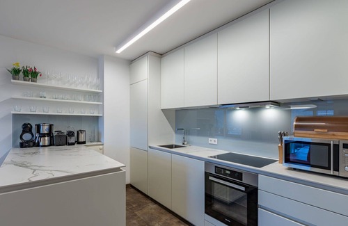 Annenheim Appartement | Bel appartement pour 6 personnes avec WIFI, TV, balcon, animaux admis, vue panoramique et parking