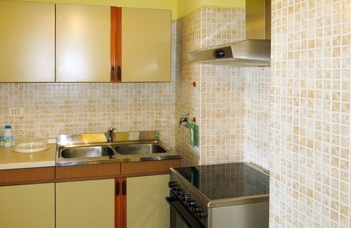 Cossombrato Appartement | Bel appartement pour 4 personnes avec WIFI, climatisation, piscine, TV, patio et animaux admis
