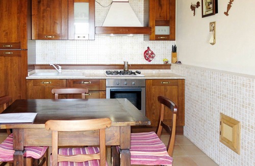 Cossombrato Appartement | Agréable appartement pour 7 personnes avec piscine, WIFI, TV, patio, animaux admis et parking