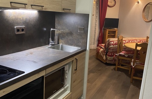 Brides-les-Bains Appartement | Chaleureux appartement avec garage en face des thermes