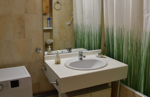 Brides-les-Bains Appartement | Chaleureux appartement avec garage en face des thermes