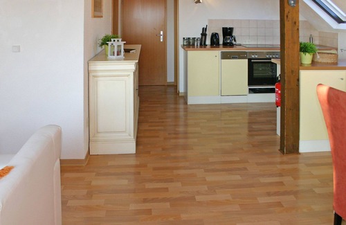Feriendorf Frankenau Maison | Confortable appartement dans une maison de vacances avec WIFI, TV, terrasse et animaux admis