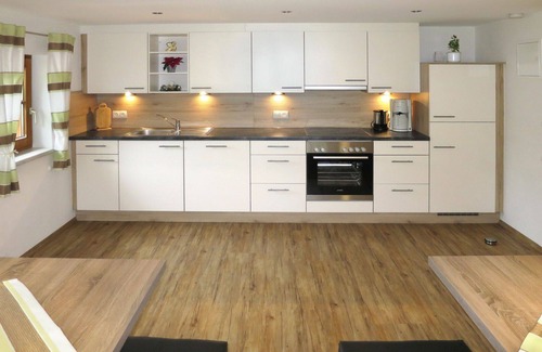 Hainzenberg Villa | Agréable appartement dans une maison de vacances avec WIFI, TV, patio, vue panoramique et parking