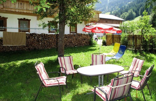 Hainzenberg Villa | Agréable appartement dans une maison de vacances avec WIFI, TV, patio, vue panoramique et parking