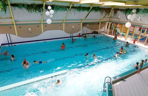 Soerendonk Maison | Joli appartement dans une maison de vacances avec piscine, TV, animaux admis et parking