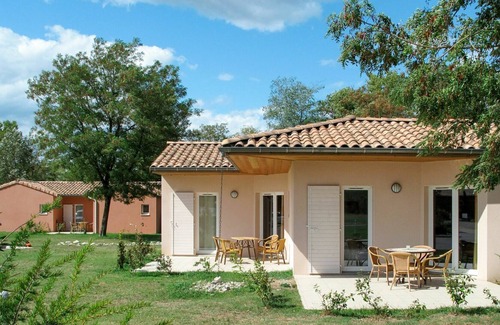 Pont-de-l'Isere Maison | Agréable appartement avec piscine, WIFI, climatisation, bain à remous, TV et animaux admis