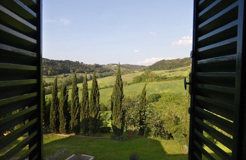 Poggibonsi Villa | Bel appartement dans une maison de vacances avec WIFI, piscine, TV, patio, près de San Gimignano