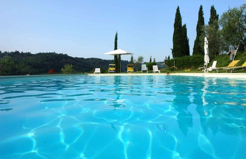 Poggibonsi Villa | Bel appartement dans une maison de vacances avec WIFI, piscine, TV, patio, près de San Gimignano