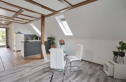 Frankenau Maison | Confortable appartement dans une maison de vacances avec WIFI, TV, terrasse et vue panoramique