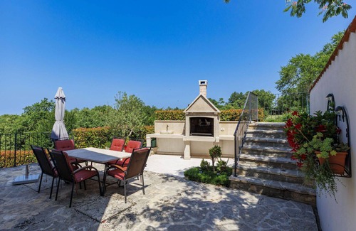 Bibali Maison | Bel appartement dans une maison de vacances avec piscine, WIFI, climatisation, TV, terrasse