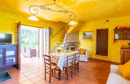 Casalbordino Maison | Bel appartement dans une maison de vacances avec piscine, WIFI, TV, patio et animaux admis