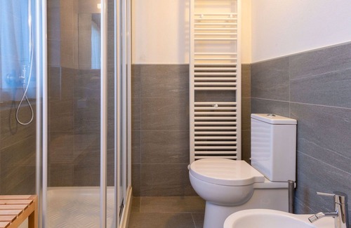 Colico Piano Maison | Joli appartement pour 10 personnes avec WIFI, balcon et parking