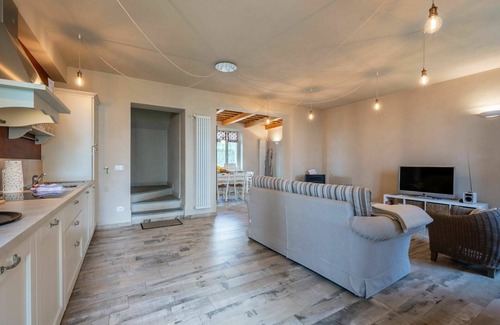 Costigliole d'Asti Maison | Bel appartement dans une maison de vacances avec piscine, climatisation, WIFI, TV, patio