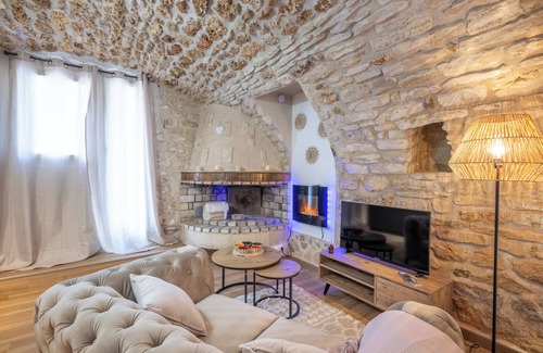Gargenville Appartement | Cosy apartment with stone vault and whirlpool bath.
