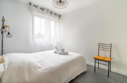 Lalande-Grand Selve Appartement | Cosy apartment with pool