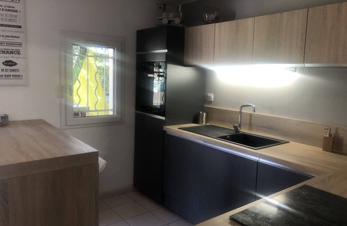 Narbonne-Plage Appartement | Appartement Cosy avec belle terrasse ombragée et piscine résidentielle