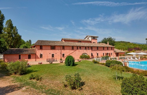 San Brizio Appartement | Joli appartement avec piscine, WIFI, TV, balcon, animaux admis et parking, près de Spolète
