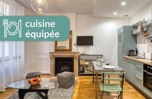 Vaise Appartement | Cosy Appartement Lyon Valmy - parking