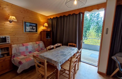 Chamrousse Appartement | Appt chaleureux 4 pers, près des pistes