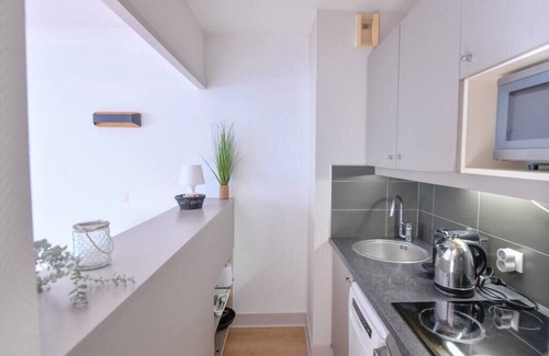 Combat Appartement | Cosy Apt With Balcony Near Buttes Chaumont