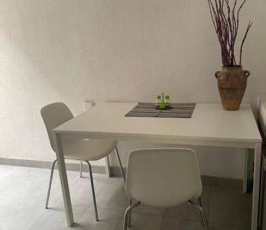 Ain Zaghouan Appartement | Cosy Artist 1 BR in Ain Zaghouan