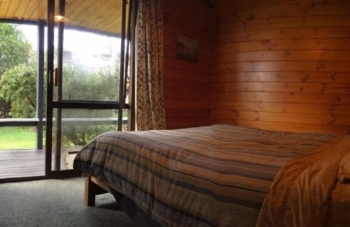 Holdens Bay Maison | Bach confortable, superbe site au bord du lac, emplacement pratique